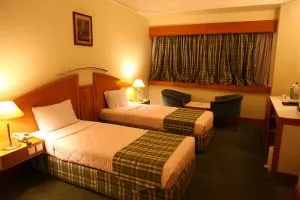 Pars-International-Hotel-3-300x200