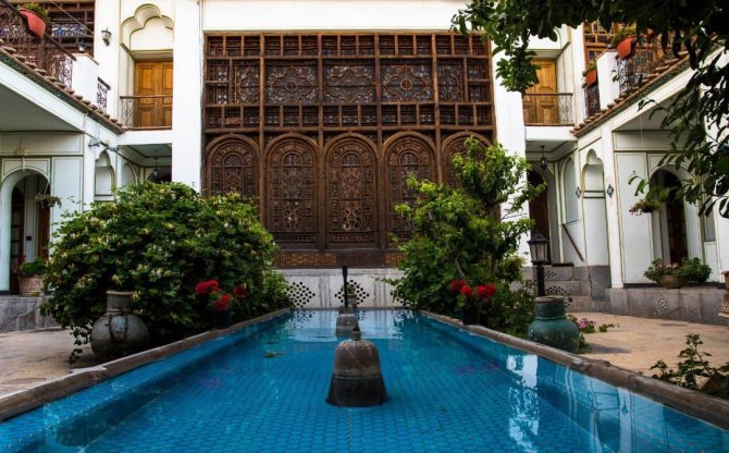 Atigh Traditional Hotel 3