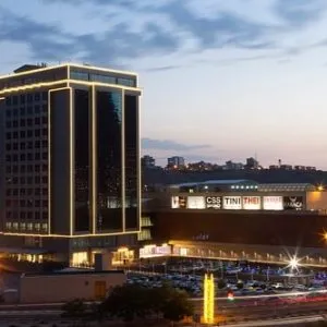 Laleh Park Hotel