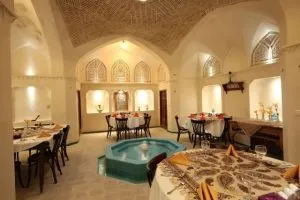 Mahinestan-Raheb-Hotel-2-300x200